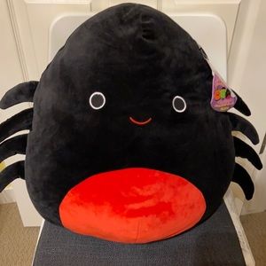 Bella the spider squishmallow
